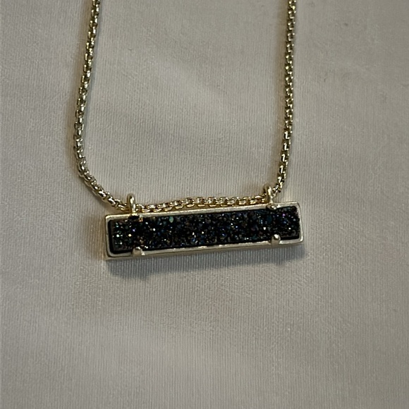 Kendra Scott Leanor Necklace - Picture 2 of 3